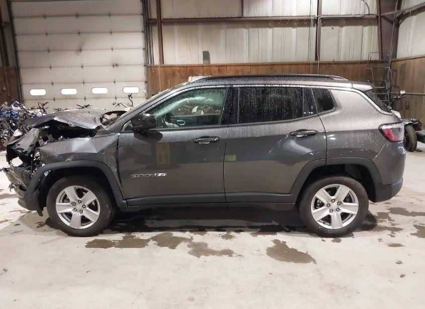 Photo 15 of 2022 Jeep Compass LATITUDE 4X4 (VIN 3C4NJDBB6NT238910)
