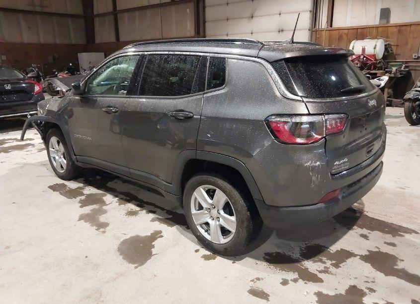 Photo 3 of 2022 Jeep Compass LATITUDE 4X4 (VIN 3C4NJDBB6NT238910)