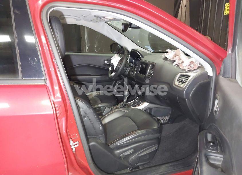 Photo 5 of 2018 Jeep Compass LATITUDE 4X4 (VIN 3C4NJDBB7JT114185)