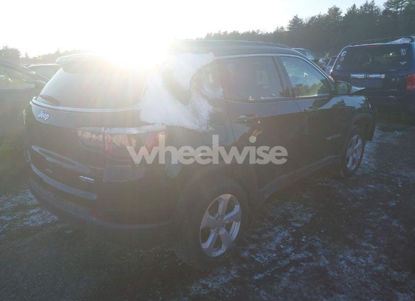 Photo 4 of 2018 Jeep Compass LATITUDE 4X4 (VIN 3C4NJDBB7JT138583)