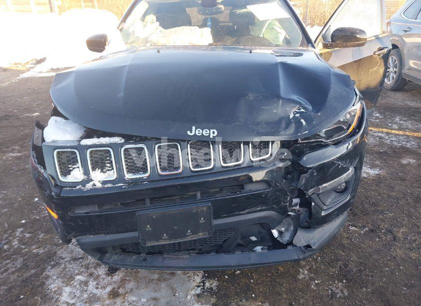 Photo 6 of 2018 Jeep Compass LATITUDE 4X4 (VIN 3C4NJDBB7JT138583)