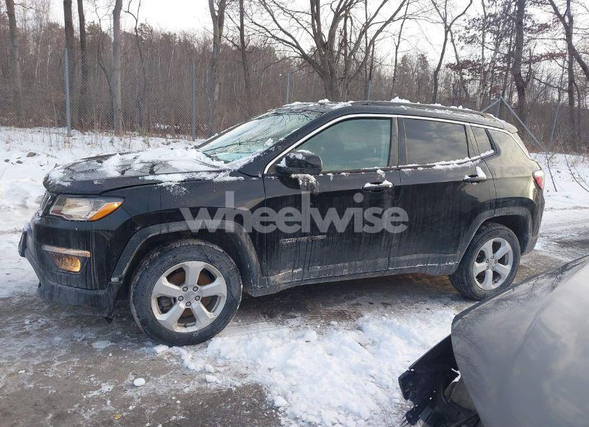 Photo 14 of 2018 Jeep Compass LATITUDE 4X4 (VIN 3C4NJDBB7JT147302)