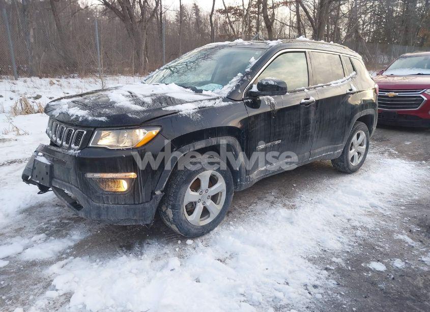 Photo 2 of 2018 Jeep Compass LATITUDE 4X4 (VIN 3C4NJDBB7JT147302)