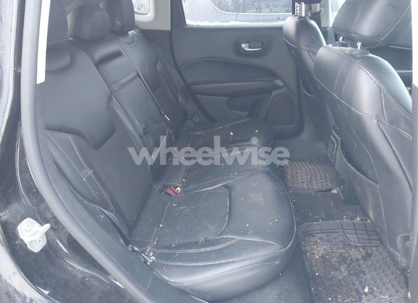 Photo 8 of 2018 Jeep Compass LATITUDE 4X4 (VIN 3C4NJDBB7JT147302)