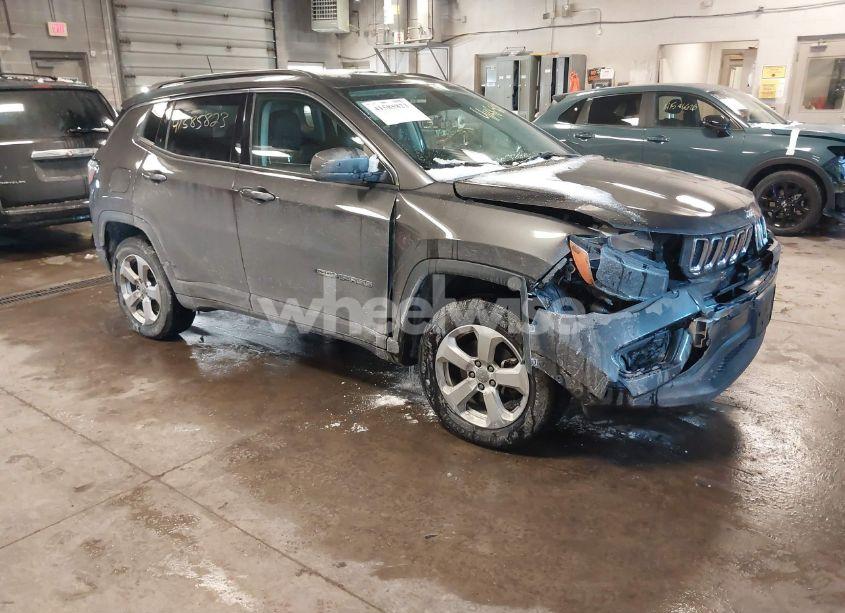 2018 Jeep Compass LATITUDE 4X4 (VIN 3C4NJDBB7JT180722) main photo