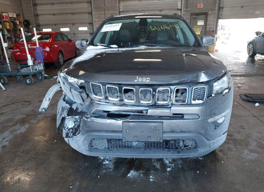 Photo 12 of 2018 Jeep Compass LATITUDE 4X4 (VIN 3C4NJDBB7JT180722)