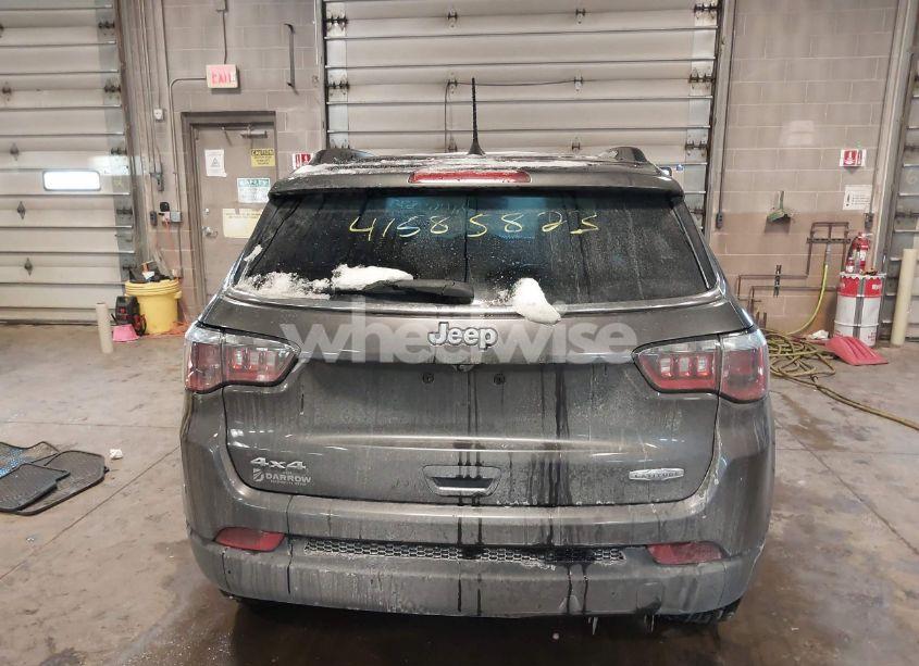 Photo 16 of 2018 Jeep Compass LATITUDE 4X4 (VIN 3C4NJDBB7JT180722)