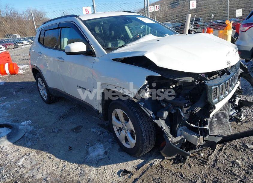 2018 Jeep Compass LATITUDE 4X4 (VIN 3C4NJDBB7JT336385) main photo