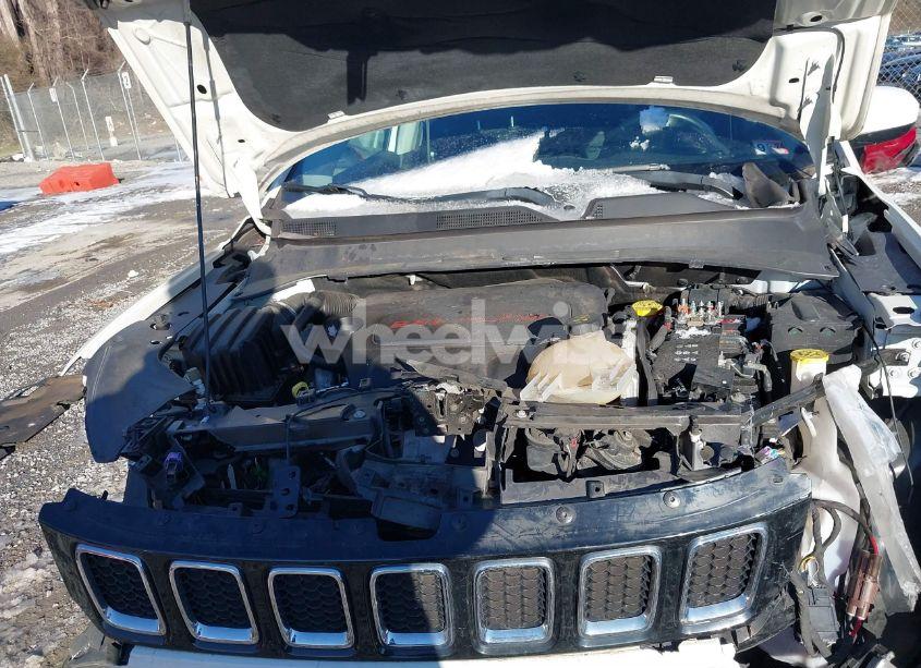 Photo 10 of 2018 Jeep Compass LATITUDE 4X4 (VIN 3C4NJDBB7JT336385)