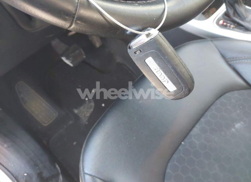 Photo 11 of 2018 Jeep Compass LATITUDE 4X4 (VIN 3C4NJDBB7JT336385)