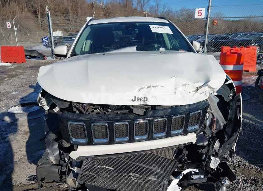 Photo 12 of 2018 Jeep Compass LATITUDE 4X4 (VIN 3C4NJDBB7JT336385)