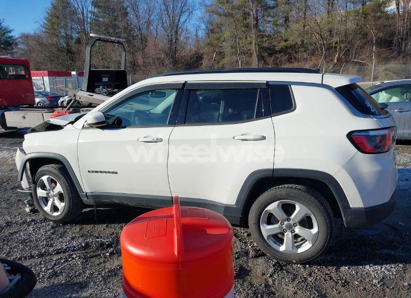 Photo 14 of 2018 Jeep Compass LATITUDE 4X4 (VIN 3C4NJDBB7JT336385)
