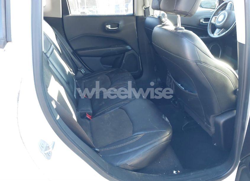 Photo 8 of 2018 Jeep Compass LATITUDE 4X4 (VIN 3C4NJDBB7JT336385)