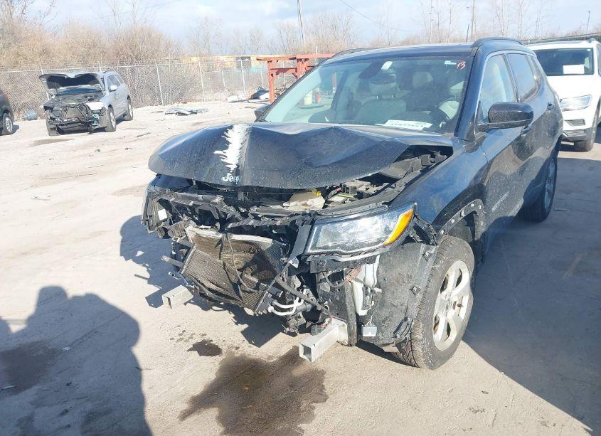 Photo 6 of 2018 Jeep Compass LATITUDE 4X4 (VIN 3C4NJDBB7JT336872)