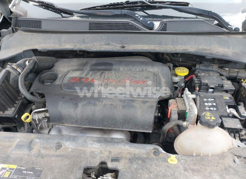 Photo 10 of 2018 Jeep Compass LATITUDE 4X4 (VIN 3C4NJDBB7JT393198)