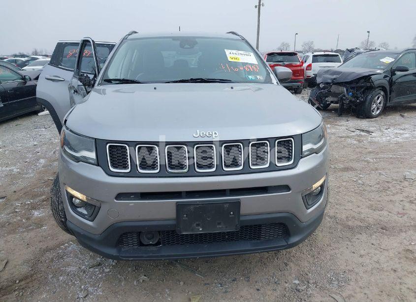 Photo 12 of 2018 Jeep Compass LATITUDE 4X4 (VIN 3C4NJDBB7JT393198)