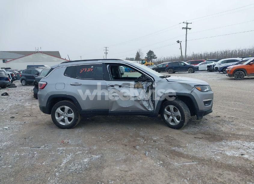 Photo 13 of 2018 Jeep Compass LATITUDE 4X4 (VIN 3C4NJDBB7JT393198)