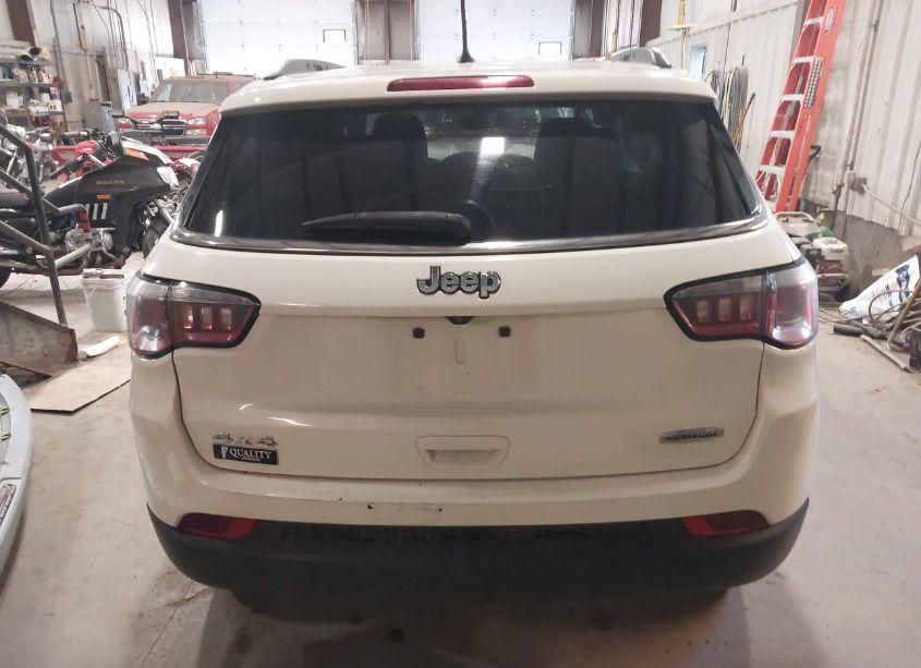 Photo 16 of 2018 Jeep Compass LATITUDE 4X4 (VIN 3C4NJDBB7JT456946)