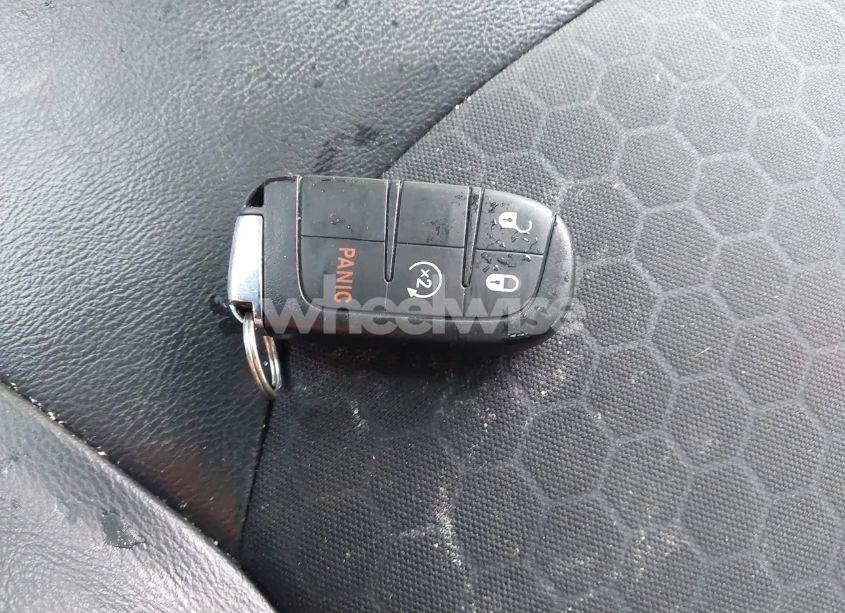 Photo 11 of 2018 Jeep Compass LATITUDE 4X4 (VIN 3C4NJDBB7JT481684)