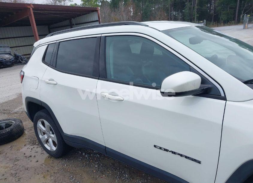 Photo 14 of 2019 Jeep Compass LATITUDE 4X4 (VIN 3C4NJDBB7KT599834)
