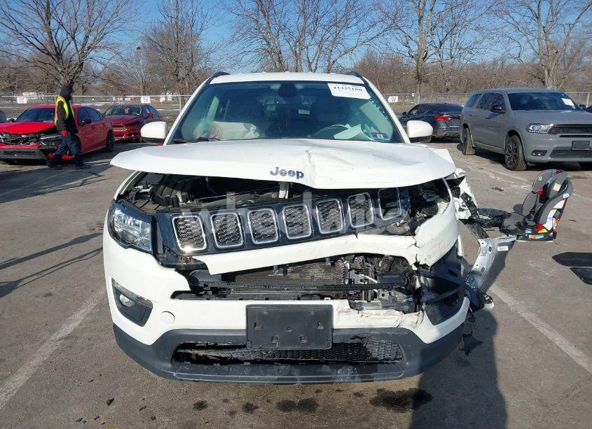 Photo 12 of 2019 Jeep Compass LATITUDE 4X4 (VIN 3C4NJDBB7KT628622)