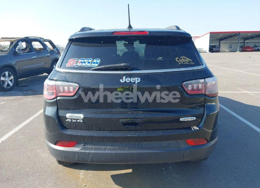 Photo 16 of 2019 Jeep Compass LATITUDE 4X4 (VIN 3C4NJDBB7KT761185)