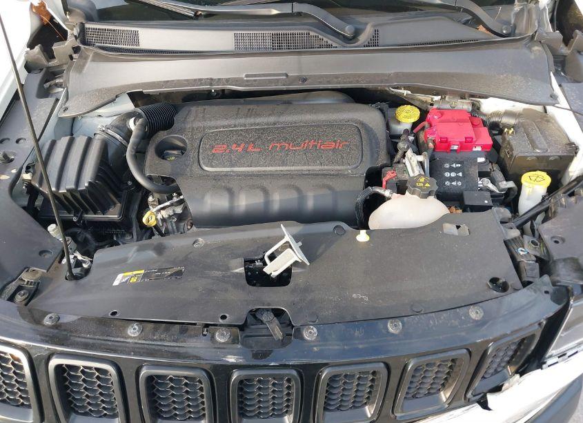 Photo 10 of 2020 Jeep Compass LATITUDE 4X4 (VIN 3C4NJDBB7LT130132)