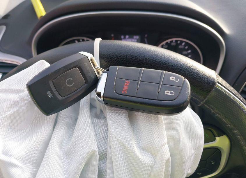 Photo 11 of 2020 Jeep Compass LATITUDE 4X4 (VIN 3C4NJDBB7LT130132)