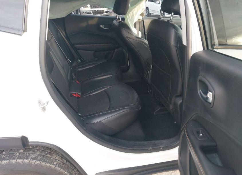 Photo 8 of 2020 Jeep Compass LATITUDE 4X4 (VIN 3C4NJDBB7LT130132)