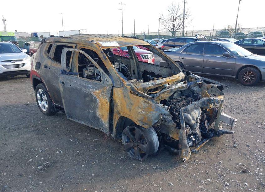 2020 Jeep Compass LATITUDE 4X4 (VIN 3C4NJDBB7LT150333) main photo