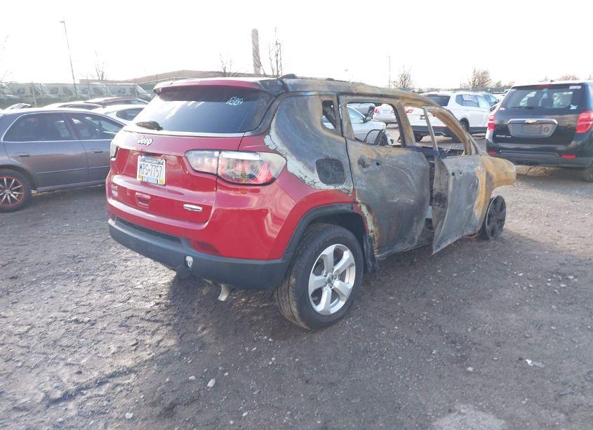 Photo 4 of 2020 Jeep Compass LATITUDE 4X4 (VIN 3C4NJDBB7LT150333)