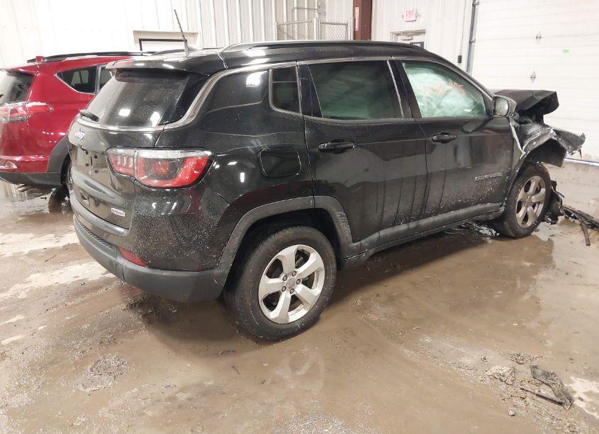 Photo 4 of 2020 Jeep Compass LATITUDE 4X4 (VIN 3C4NJDBB7LT165043)