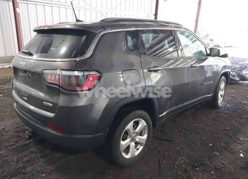 Photo 4 of 2021 Jeep Compass LATITUDE 4X4 (VIN 3C4NJDBB7MT502733)