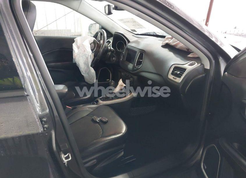 Photo 5 of 2021 Jeep Compass LATITUDE 4X4 (VIN 3C4NJDBB7MT502733)