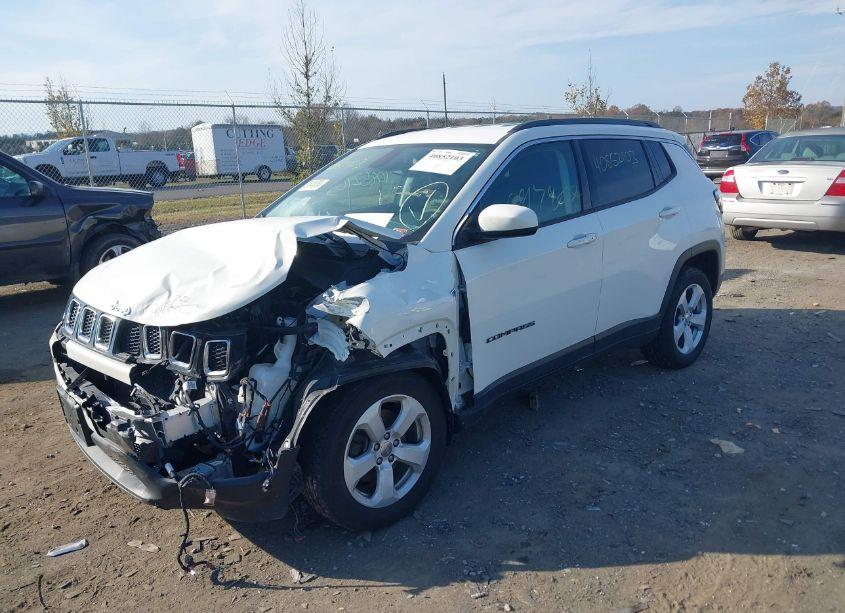 Photo 2 of 2021 Jeep Compass LATITUDE 4X4 (VIN 3C4NJDBB7MT551883)