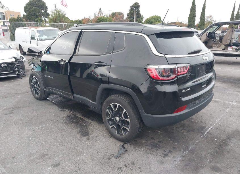 Photo 3 of 2022 Jeep Compass LATITUDE 4X4 (VIN 3C4NJDBB7NT113706)