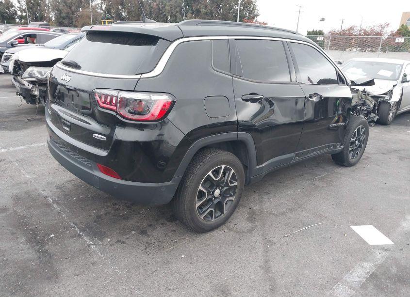 Photo 4 of 2022 Jeep Compass LATITUDE 4X4 (VIN 3C4NJDBB7NT113706)