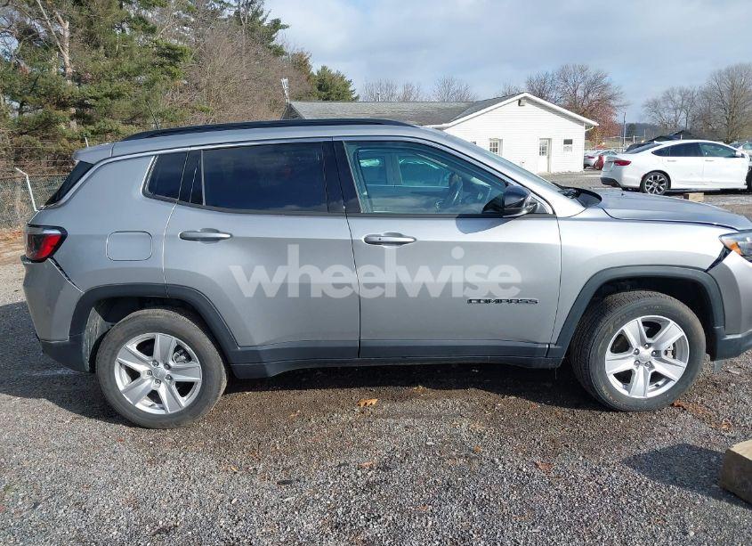 Photo 13 of 2022 Jeep Compass LATITUDE 4X4 (VIN 3C4NJDBB7NT203406)