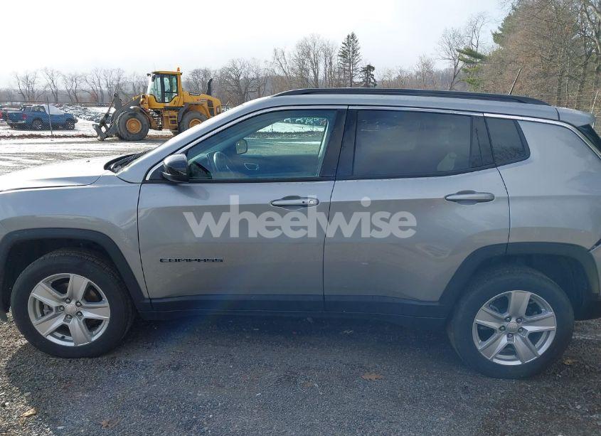 Photo 14 of 2022 Jeep Compass LATITUDE 4X4 (VIN 3C4NJDBB7NT203406)
