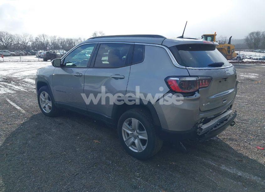 Photo 3 of 2022 Jeep Compass LATITUDE 4X4 (VIN 3C4NJDBB7NT203406)