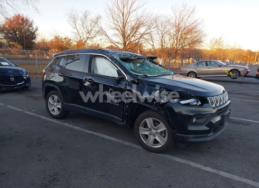 2022 Jeep Compass LATITUDE 4X4 (VIN 3C4NJDBB7NT215684) main photo