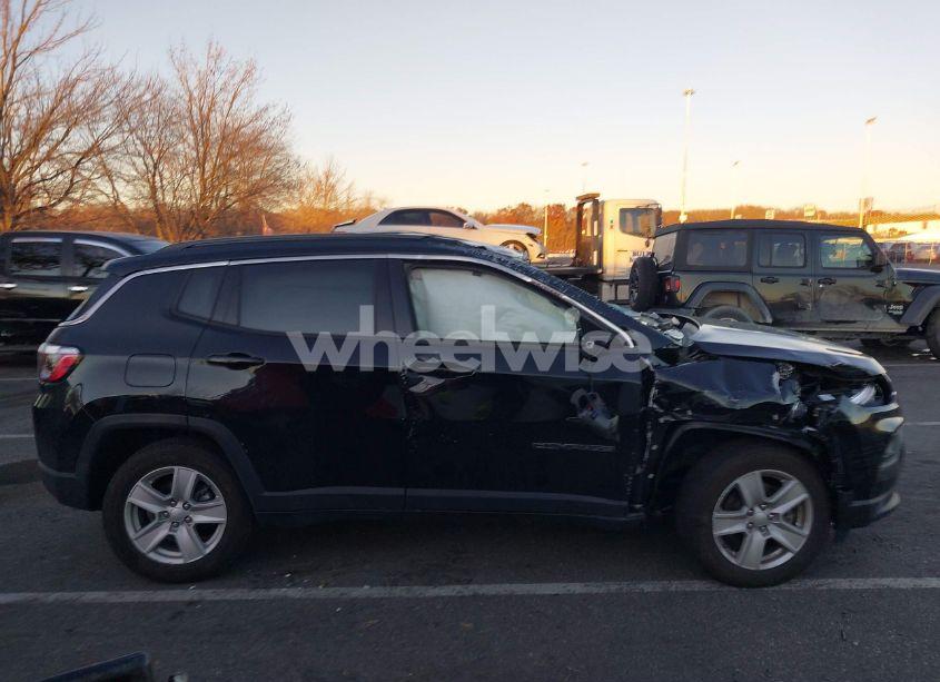Photo 13 of 2022 Jeep Compass LATITUDE 4X4 (VIN 3C4NJDBB7NT215684)