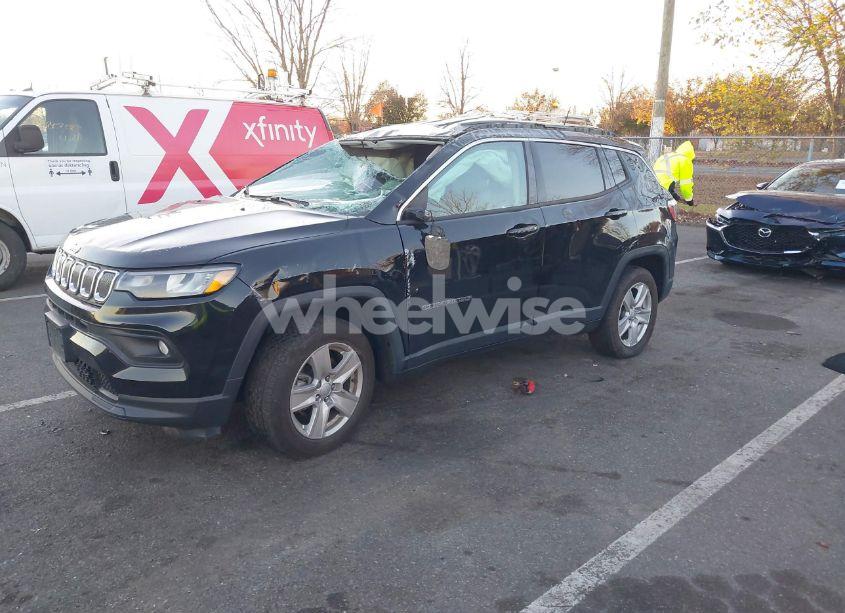 Photo 2 of 2022 Jeep Compass LATITUDE 4X4 (VIN 3C4NJDBB7NT215684)