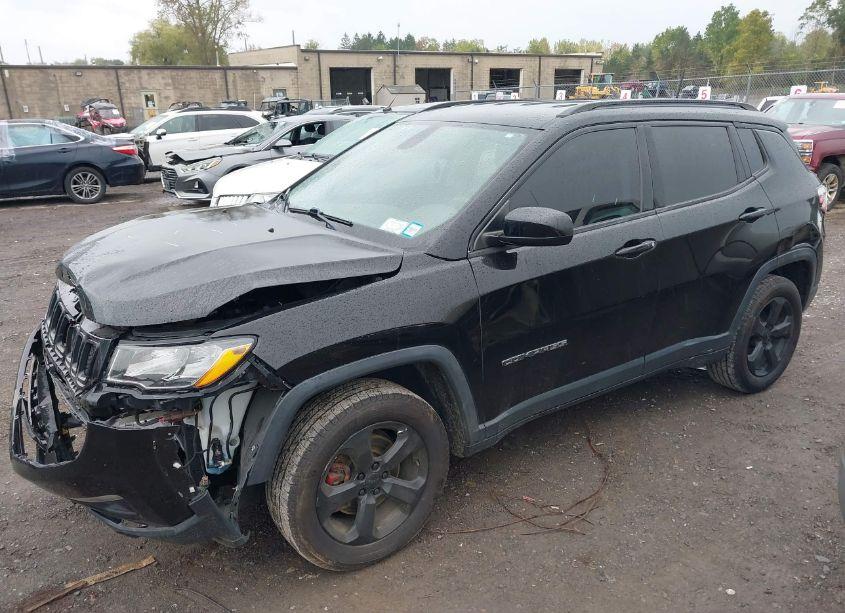 Photo 2 of 2017 Jeep New COMPASS LATITUDE 4X4 (VIN 3C4NJDBB8HT665588)