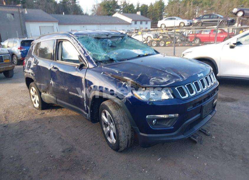 2018 Jeep Compass LATITUDE 4X4 (VIN 3C4NJDBB8JT103972) main photo
