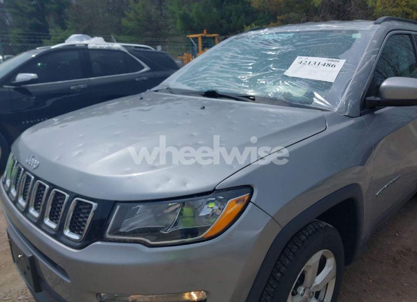 Photo 6 of 2018 Jeep Compass LATITUDE 4X4 (VIN 3C4NJDBB8JT180762)