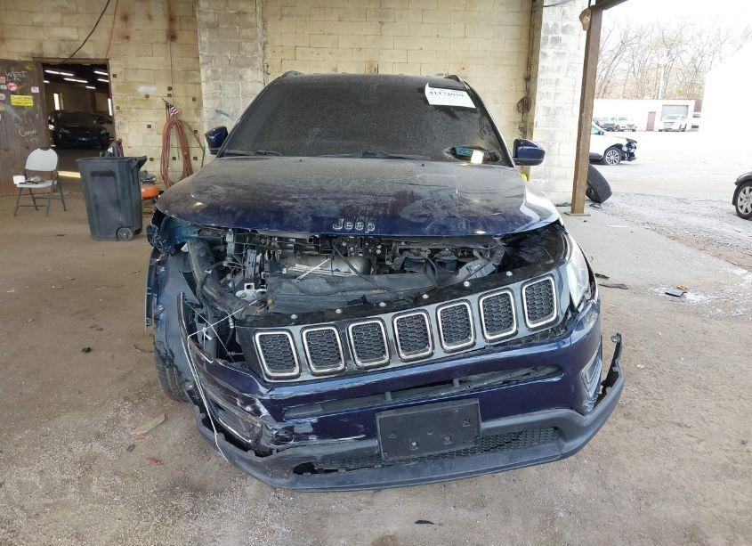 Photo 13 of 2018 Jeep Compass LATITUDE 4X4 (VIN 3C4NJDBB8JT199635)