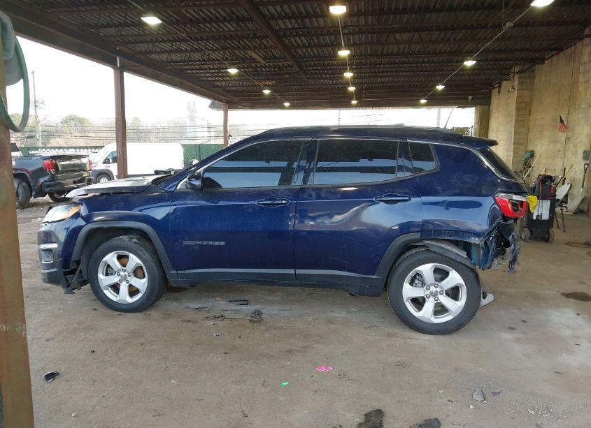 Photo 15 of 2018 Jeep Compass LATITUDE 4X4 (VIN 3C4NJDBB8JT199635)