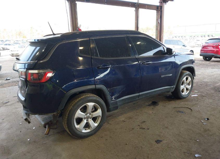 Photo 4 of 2018 Jeep Compass LATITUDE 4X4 (VIN 3C4NJDBB8JT199635)
