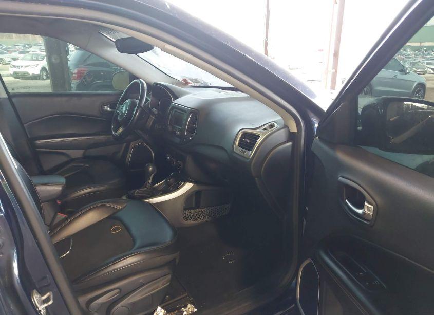 Photo 5 of 2018 Jeep Compass LATITUDE 4X4 (VIN 3C4NJDBB8JT199635)